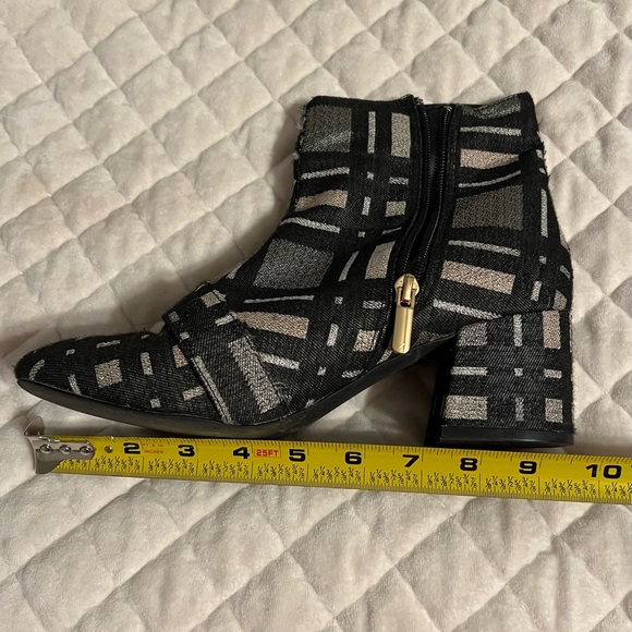 Bleecker & Bonds Boots - Picture 2 of 8